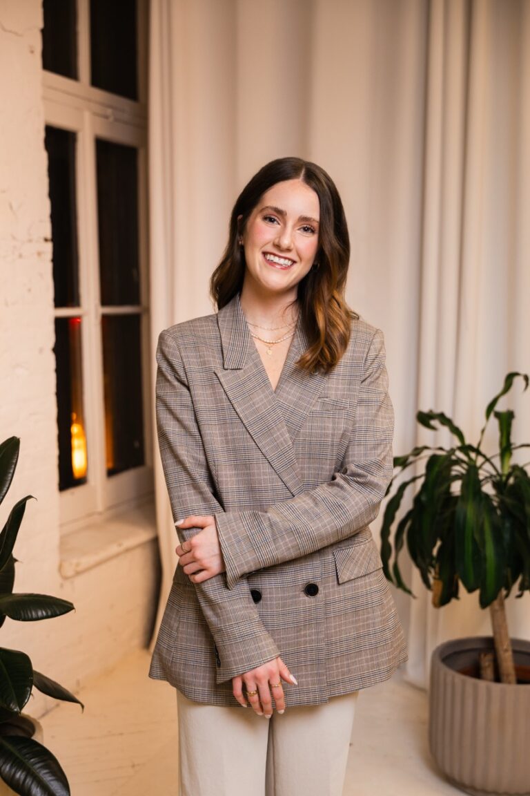 Jeune professionnelle finance portrait